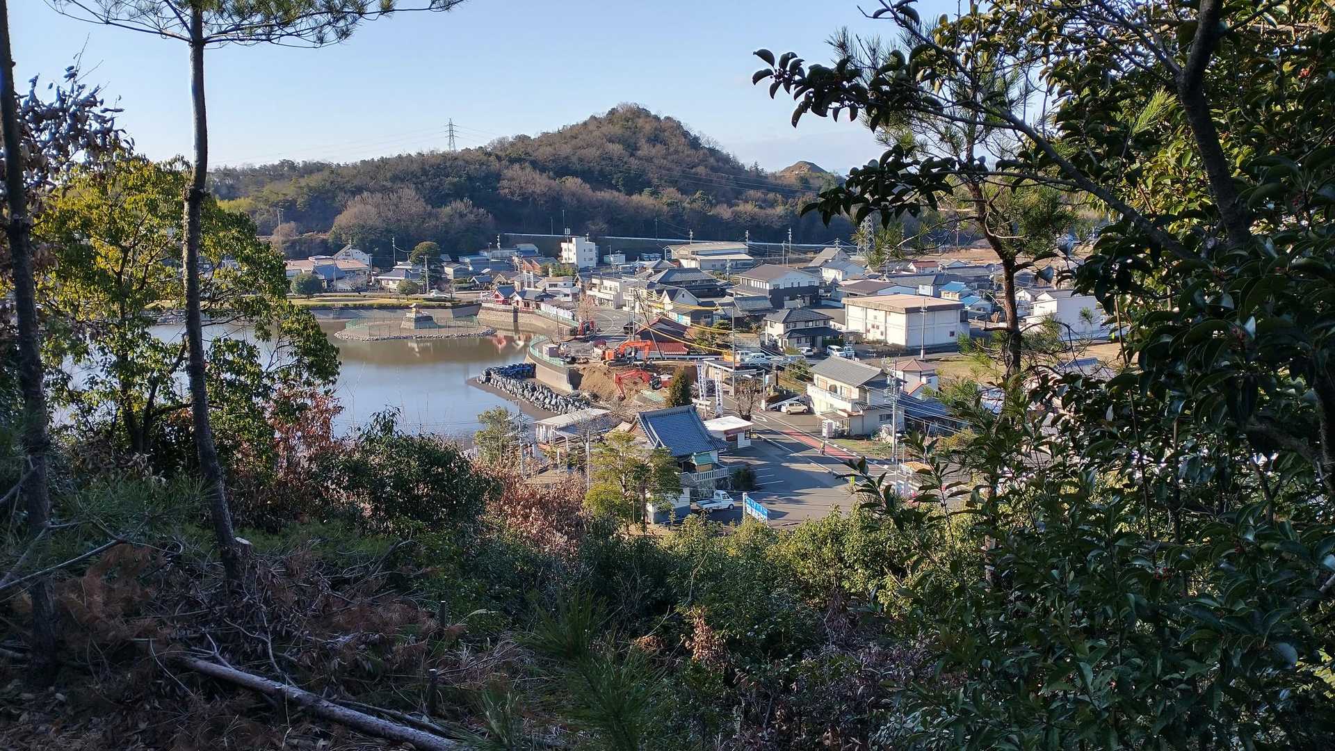 池の一部が工事中のため迂回