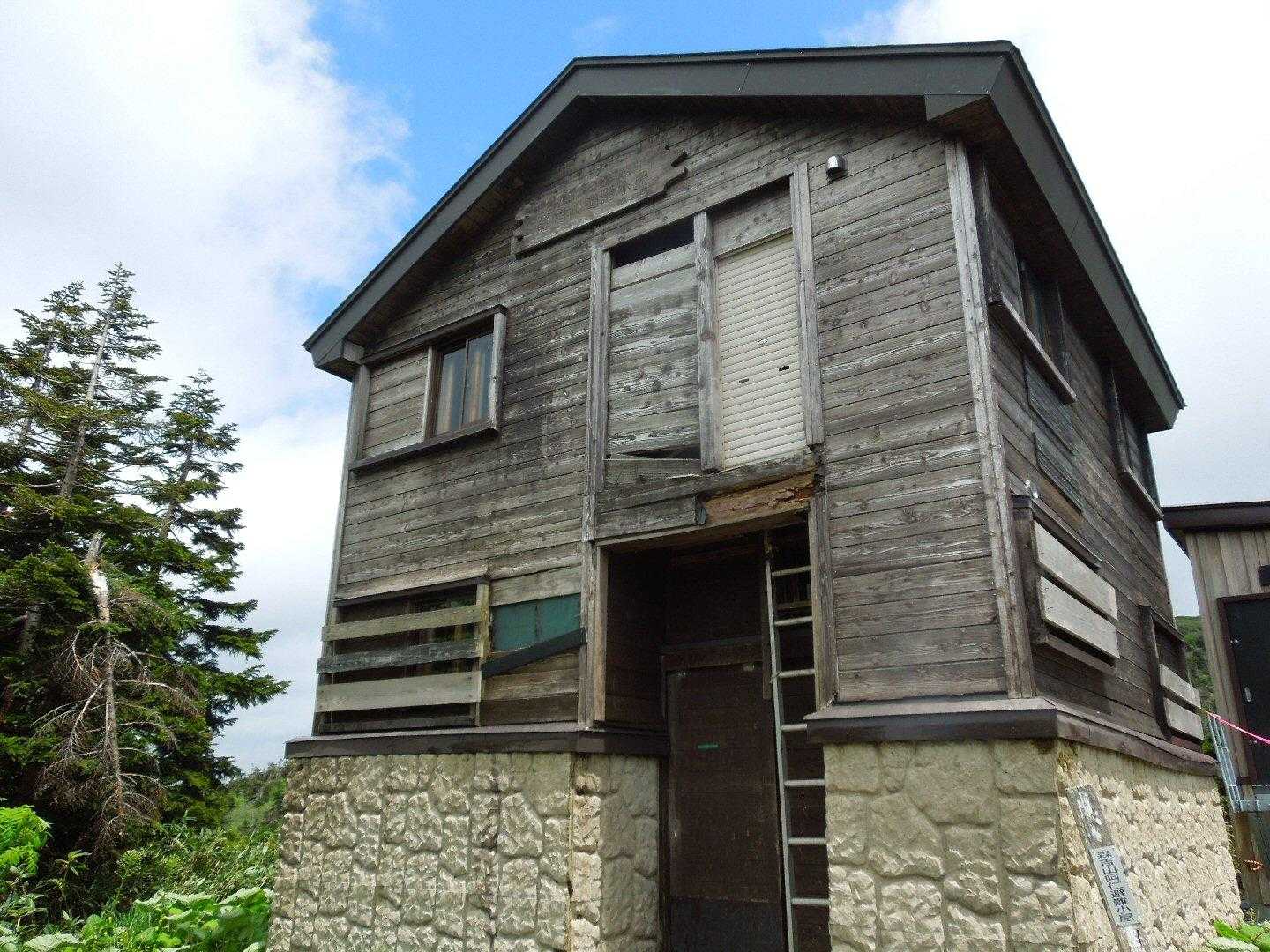 森吉山阿仁避難小屋