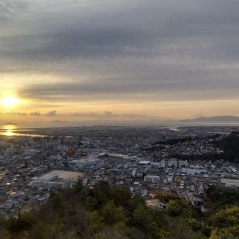 バッチリ〜(*´∀｀*)
日の出からちょっと過ぎたけど概ねよし(๑•̀ㅂ•́)و✧
明日、天気怪しいから最悪この画像で…(； ･`ω･´)