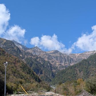 そして新穂高温泉に到着です✌
何回も来てるけど新穂高から笠方向がこんなに綺麗に見えたのは初めてでした😆
