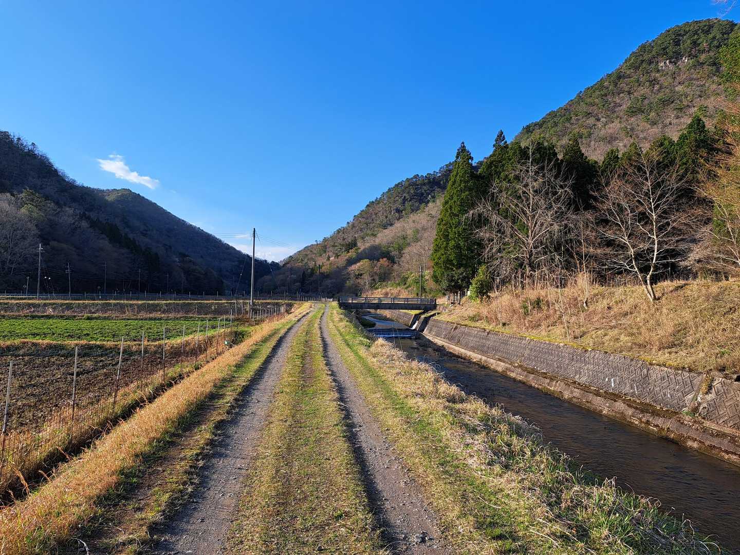 再び山をおり、駐車場近くまで戻ってきました