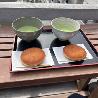 抹茶とお菓子で休憩
