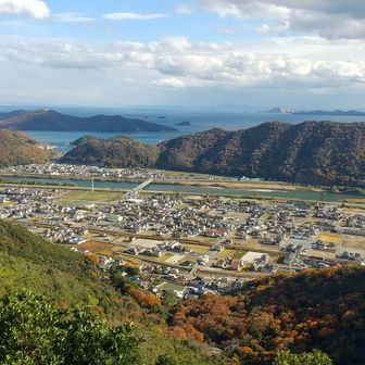 後山山頂から坂越港と瀬戸内海がきれいに見える😃