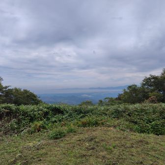 山頂より青森市と陸奥湾