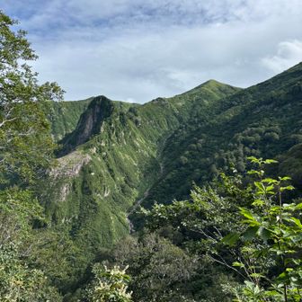 六合目
割引沢がよく見える