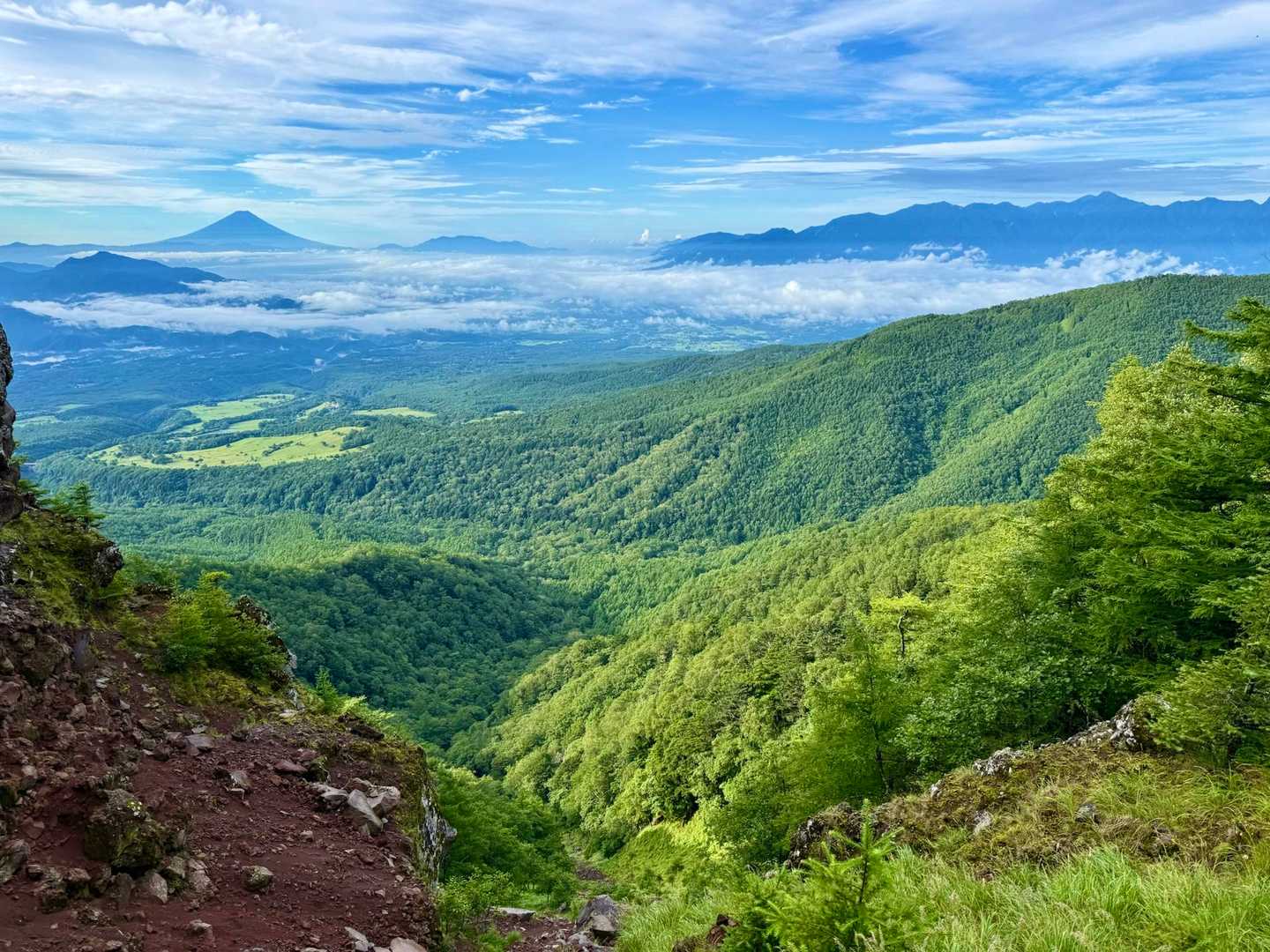 美し森駐車場発着｜真教寺尾根・赤岳・県界尾根周回コースの写真