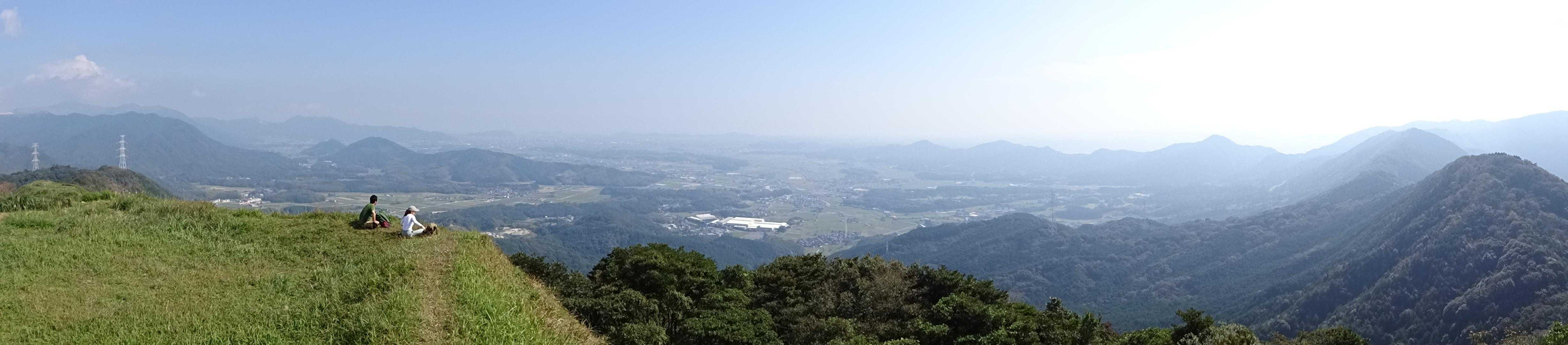 素晴らしい絶景が広がっています。こんな低山でこの眺めは凄い。