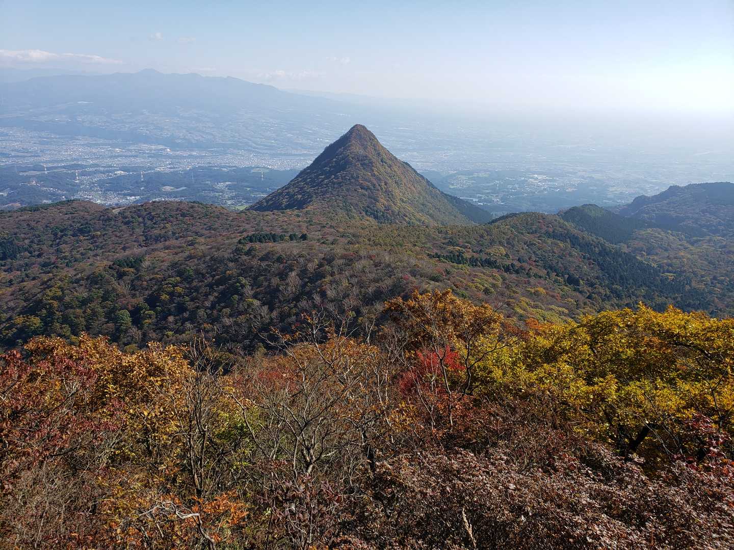 雌岳てっぺん
つんとしてるのが水沢山
あの裏側から来たよ