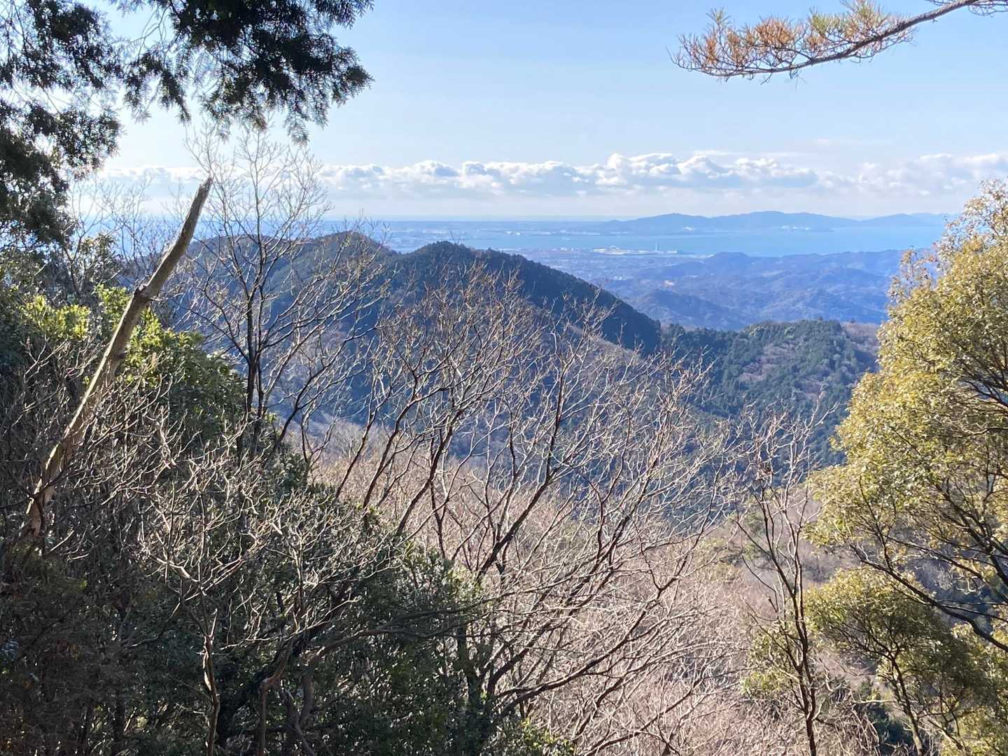 水晶山を少し西に行くとしっかり海まで見えるポイント