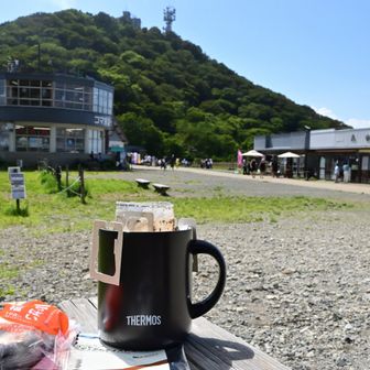 御幸ヶ原に戻って休憩。最近は夕方に慌ただしく登って下りることが多かったので久しぶりにのんびりしました。なので、