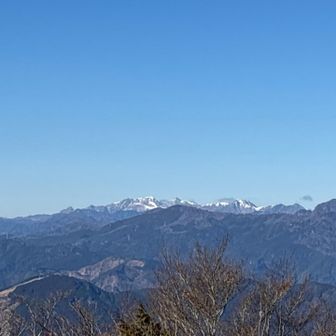 工石山北から　瓶ヶ森や伊予富士がみえました