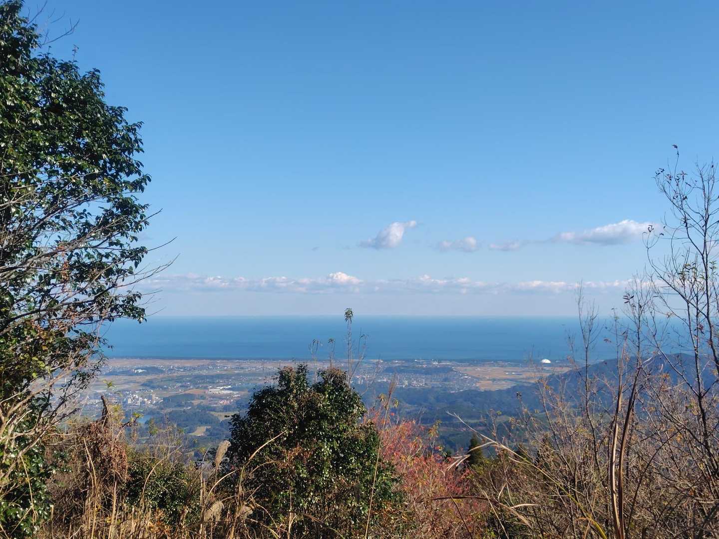荒平山の展望所　
眺めが良くなってる🤓
日が当たり暖かくなってきた
