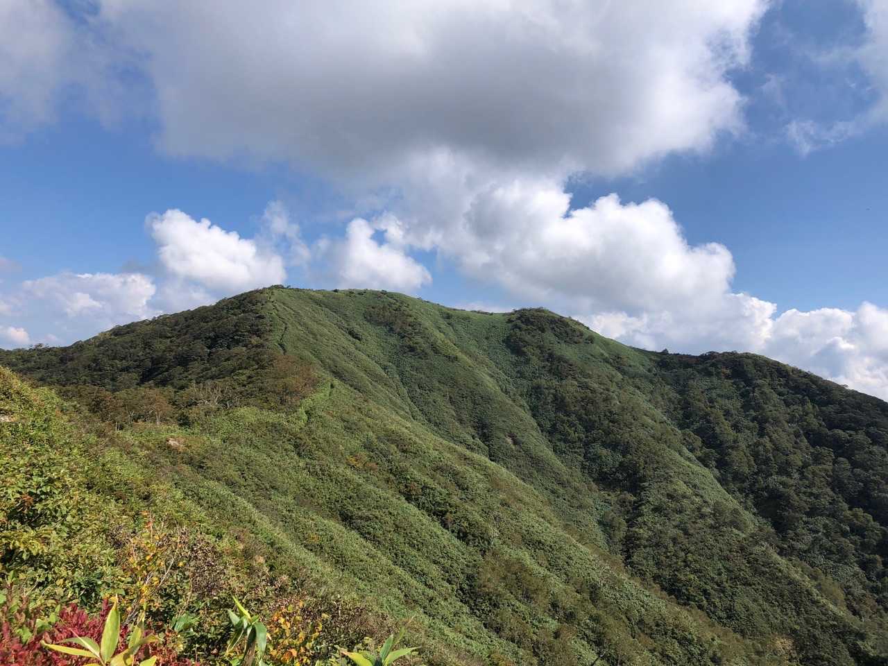 目的地の大日ヶ岳が見えました😆稜線の道も良く見えます😊