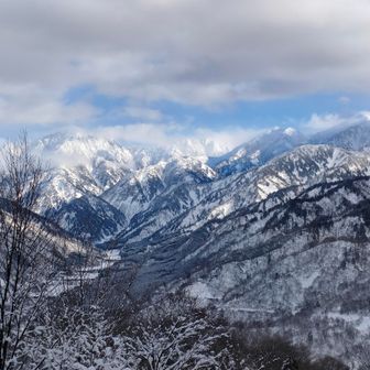 剱　頂上雲に隠れてる
