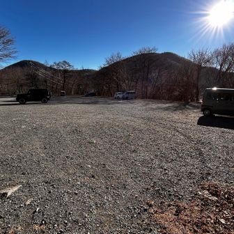 登山口に1番近い🅿️に戻る
とても広い︎︎よ👍🏻︎︎

車の中で着替えて、荷物を整理してパッキング

渋滞で寝落ちしそうになりながら、高崎へ🚗³₃

また電車移動のドキドキタイムが始まる🚃𓈒𓂂𓏸
寝落ちすると小田原まで行っちゃうからね🤣
何とか新幹線に乗り、無事に帰宅しました🏠

登山以外のことで疲弊しましたとさ😬