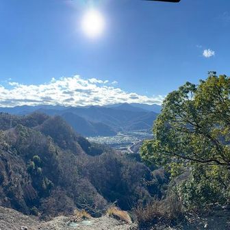 パノラマで撮ったけど、全然怖さが伝わらない…💦
さー。さっさと下山です。