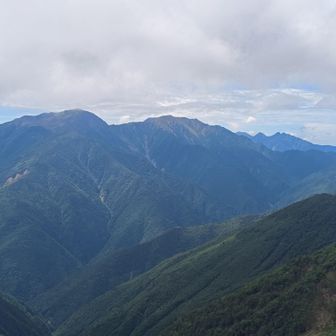 悪沢岳、中岳のガスがやっと取れた‼
また行くので待っててね。