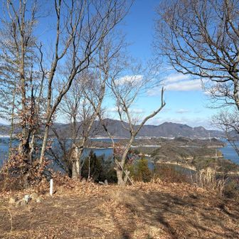 目の前の山は、みはらし連山
春に縦走する予定😊