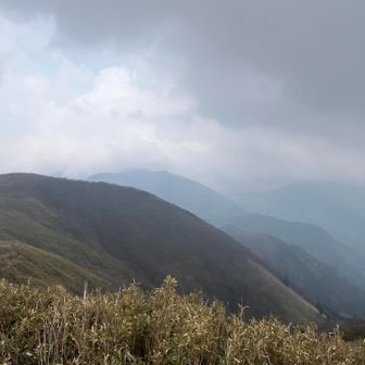 御在所岳に雲がかかって来た
鎌ヶ岳は見えない
