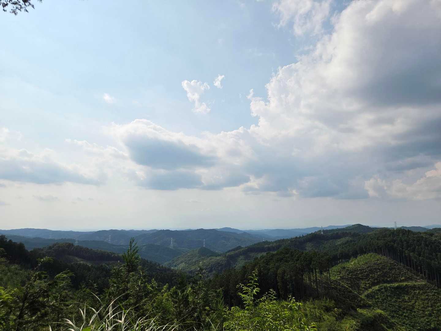 山頂のベンチから。