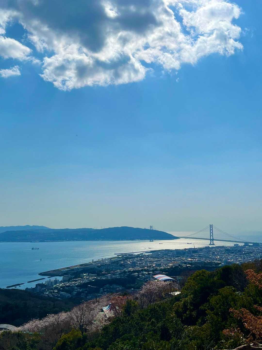 明石海峡大橋。