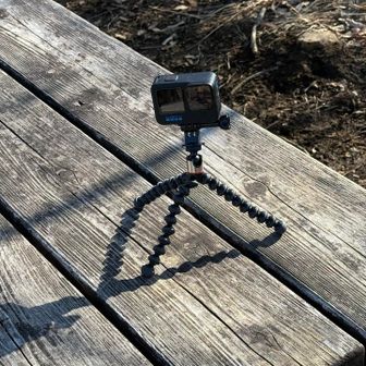 ふとベンチに目をやると、寂しそうに佇むGoProが
（すいませんちょっと下向けましたw）