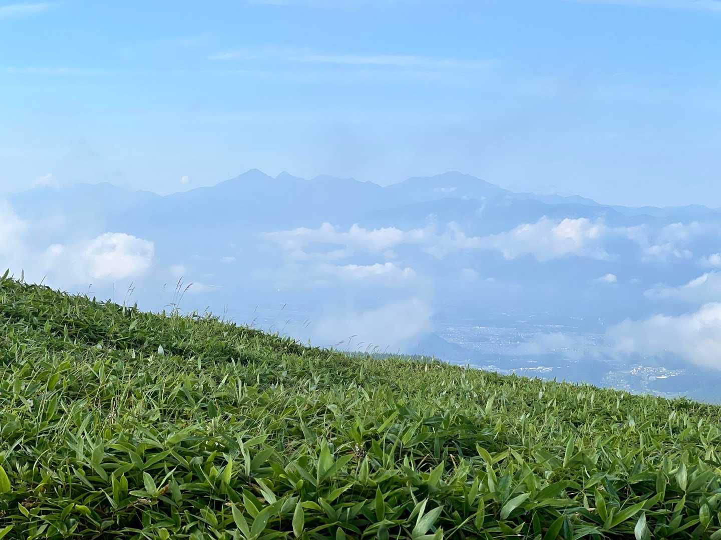 途中、南アルプスが望めました⛰️白峰三山と仙丈ヶ岳かなぁ。