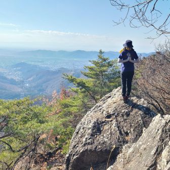 としぞうさんのベストショットがとても綺麗でしたので😅ﾜﾀｼは別のポーズ(背面合唱)🙏で撮ってもらいました📸