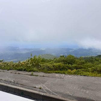 ガス晴れて、ちょっとだけ景色見えた。