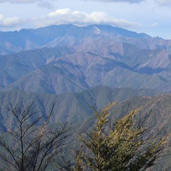八経ヶ岳や弥山あたりか