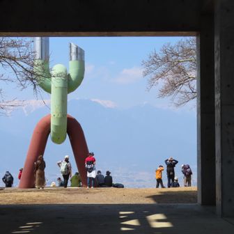 もう一度展望台をくぐってみます