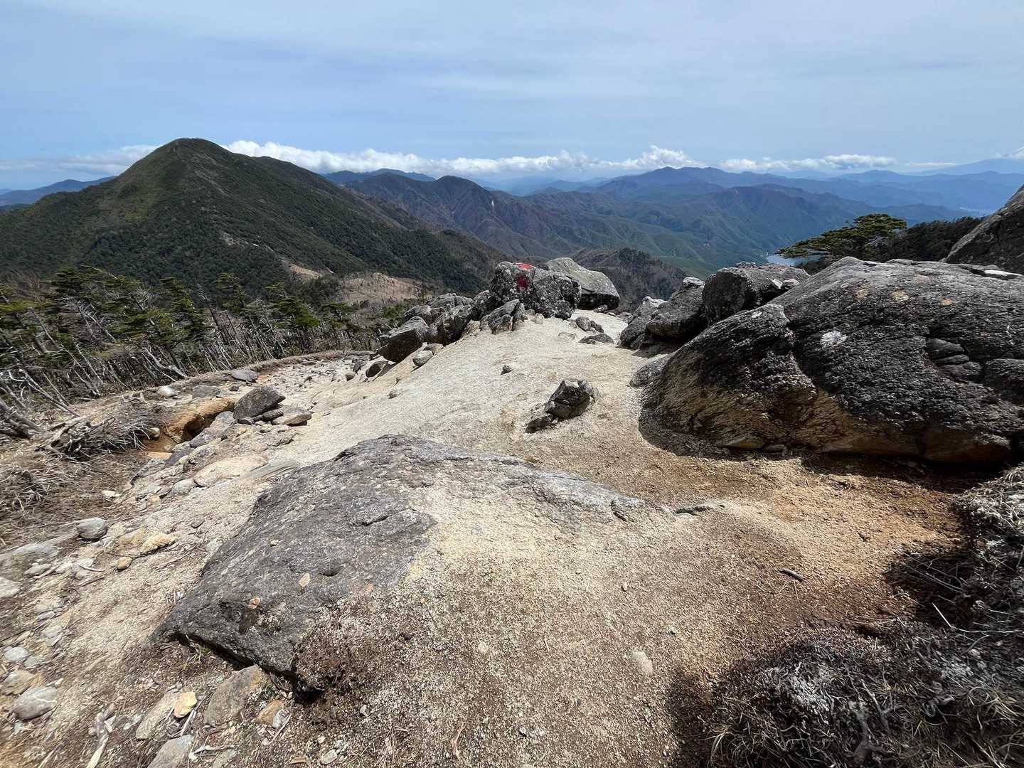下山は破風山・雁坂峠経由
ここ景色良くて好きなトコ☺️