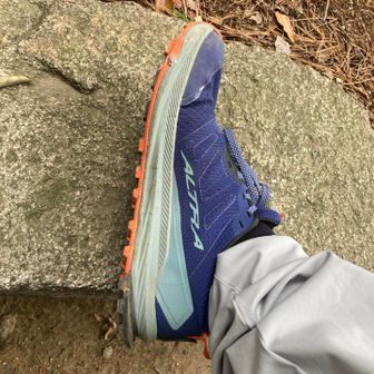 今日はロードメインなのでアルトラです
パンツはユニクロのジョガーパンツ😅