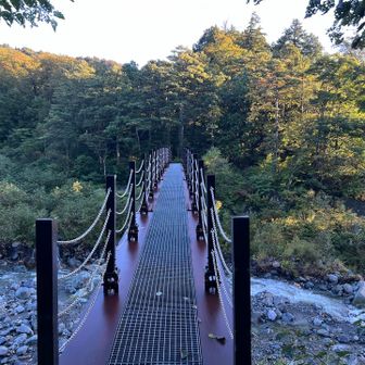 白高地沢のごっつい鉄橋