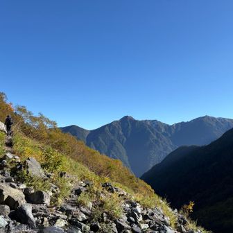 鳳凰三山側の高嶺が左俣ルートからクッキリ✨