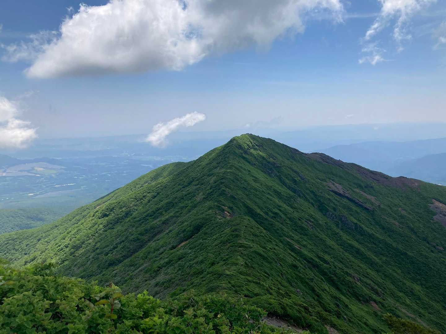 歩いて来た道。不忘山方面。