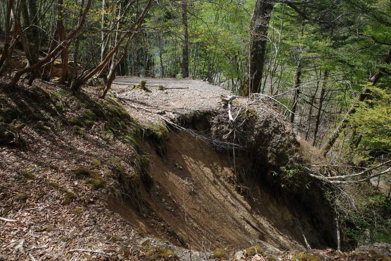 登山口側の崩壊箇所