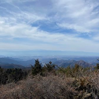 関東平野方面は残念ながら霞んでしまいました。