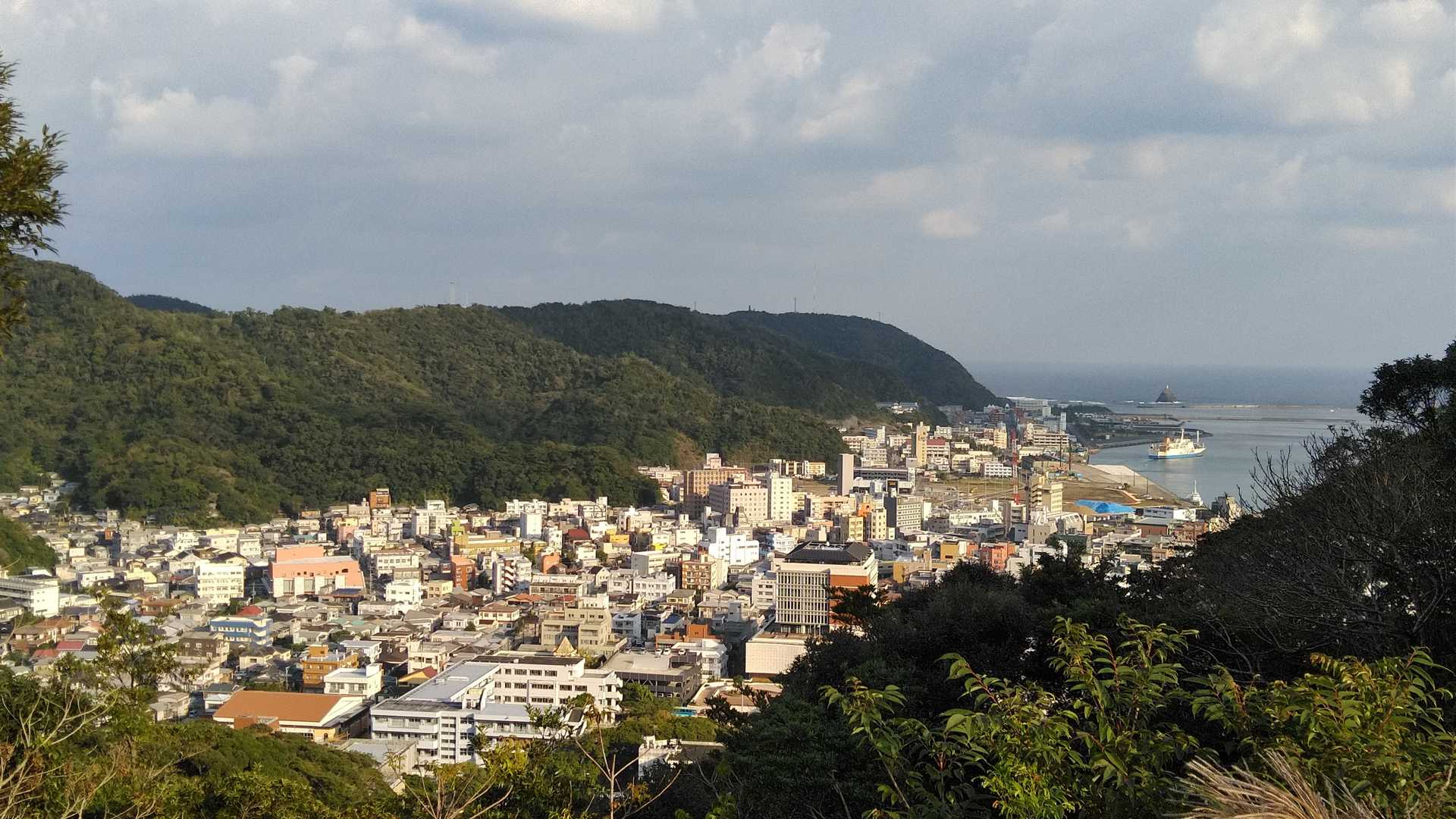 おがみ山山頂から　