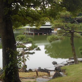 集会所としても利用出来る、“涼亭“を望む風景．．．