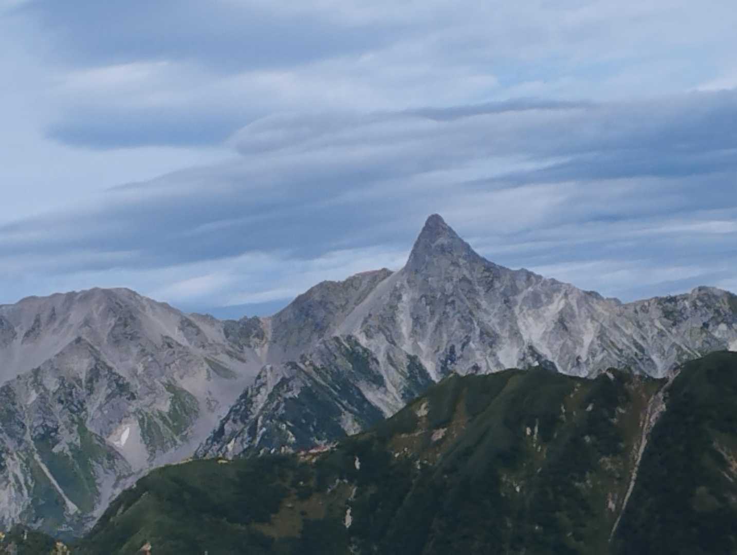 やり～