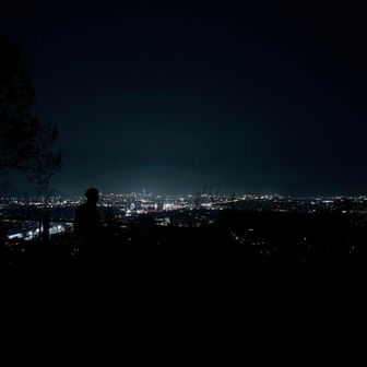 露出を落として撮影
正直もう少し明るくてもいいかと思うが、肉眼で見えるものには近づいてる