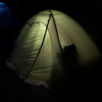 １９時前には周りのテントの人はみんな寝たようだ･･