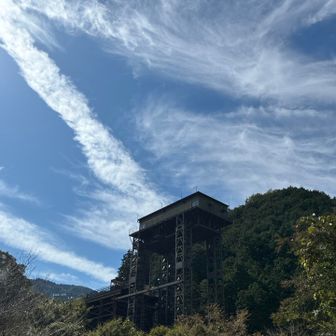 この事務所怖い…