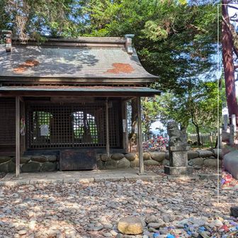 出発して30分余りで尾張富士山頂登頂。大宮浅間神社奥宮があります