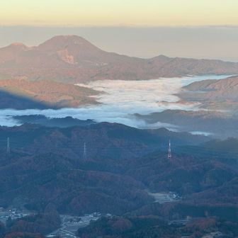 三瓶山を眺めるには絶好の場所ですね