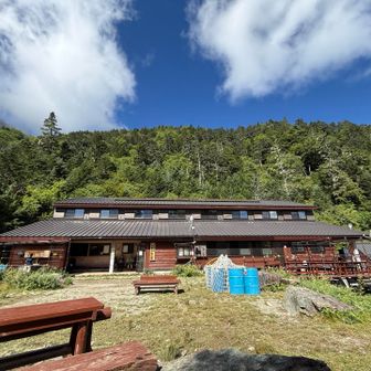 白根池山荘到着