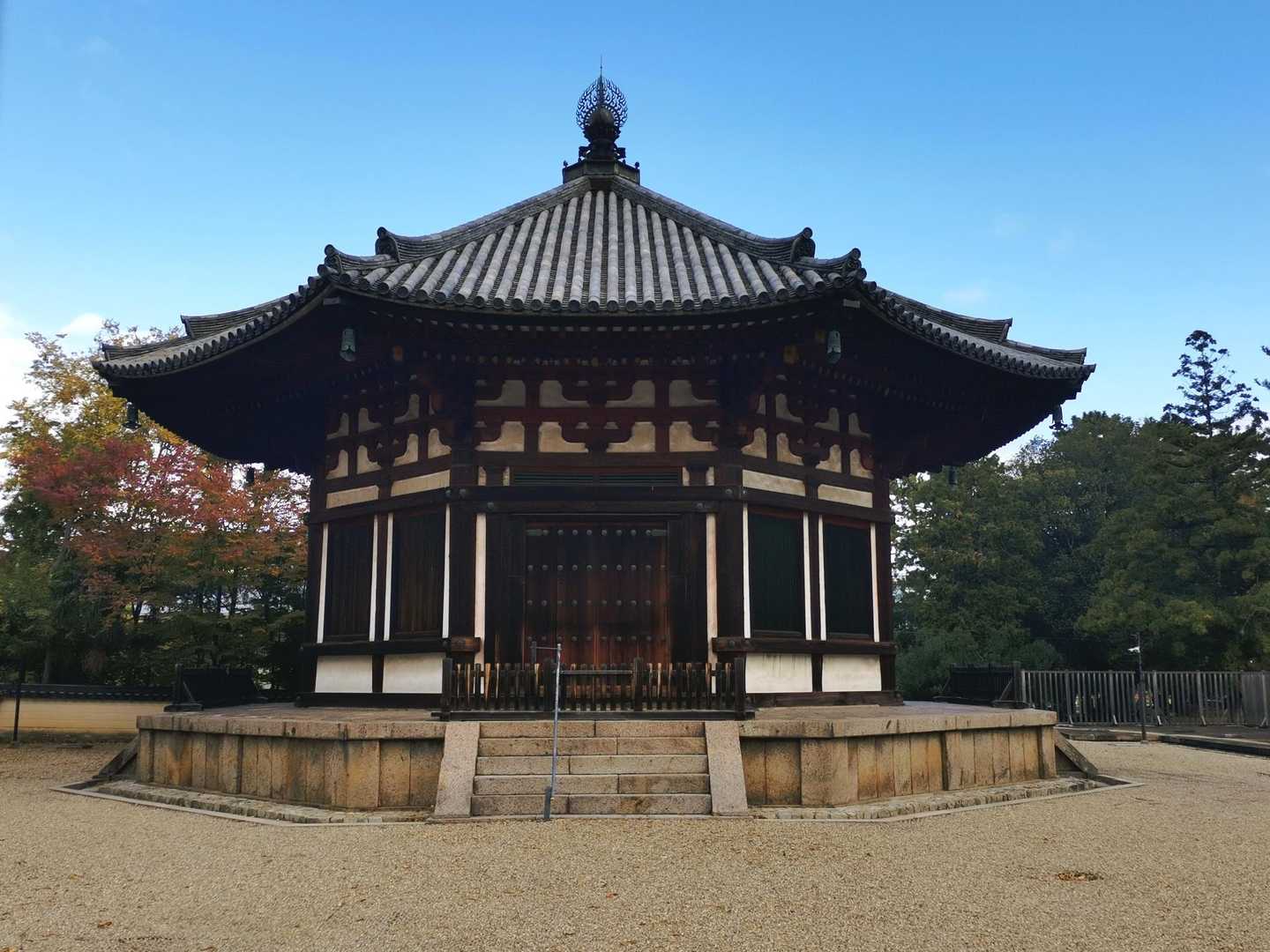 興福寺の国宝　北円堂、特別拝観時に運慶作の仏像が拝見できるようです