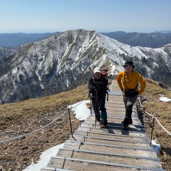 次郎笈をバックに