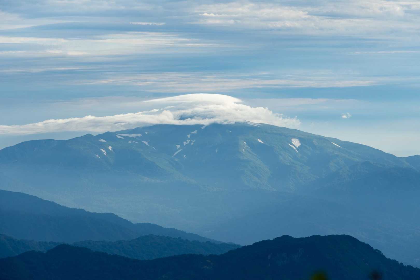 月山には笠雲☁️